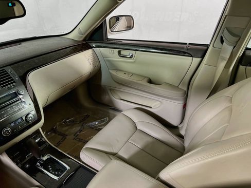Used 2011 Cadillac DTS Luxury FWD image 22