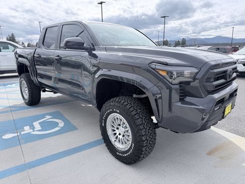 Used 2026 Toyota Tacoma SR5 image 3