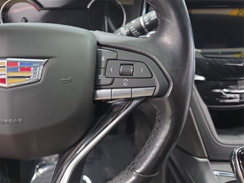 Used 2022 Cadillac XT6 Premium Luxury image 19