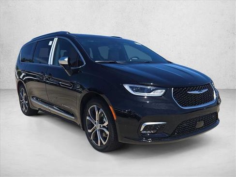 New 2026 Chrysler Pacifica Pinnacle image 7
