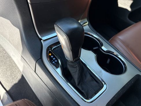 Used 2019 Jeep Grand Cherokee Laredo image 17