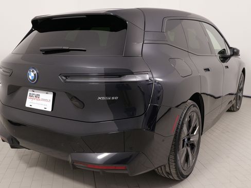 Used 2025 BMW iX xDrive50 w/ Premium Package image 12