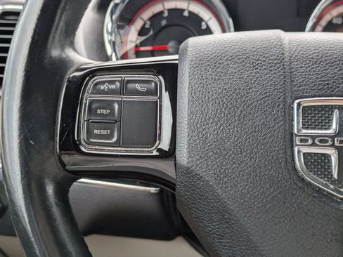 Used 2019 Dodge Grand Caravan SXT FWD image 25