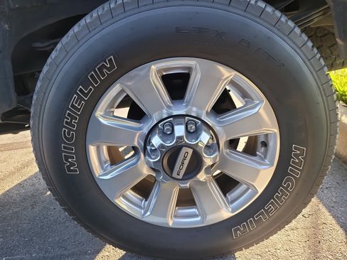 Used 2022 Ford F350 Platinum AWD/4WD image 8