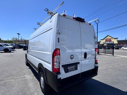 Used 2025 RAM ProMaster 2500 w/ Convenience Group FWD image 5