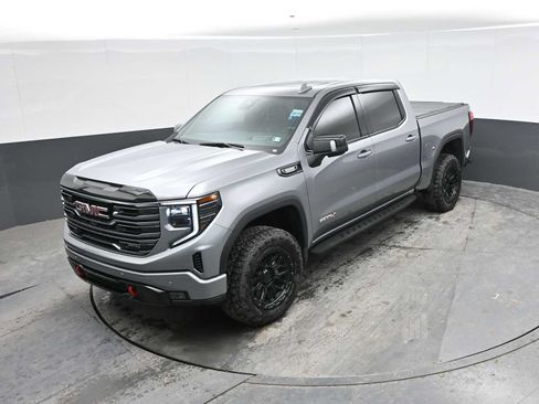 Used 2025 GMC Sierra 1500 AT4 w/ AT4 Premium Package AWD/4WD image 16