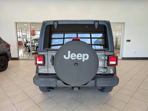 Used 2021 Jeep Wrangler Sport AWD/4WD image 4