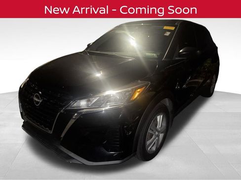 Certified 2022 Nissan Kicks S image 2