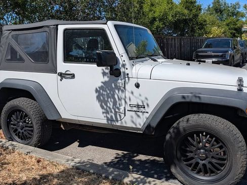 Used 2017 Jeep Wrangler Sport AWD/4WD image 3