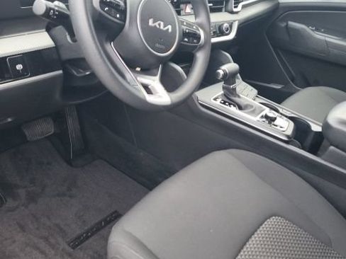 Used 2023 Kia Sportage LX FWD image 8