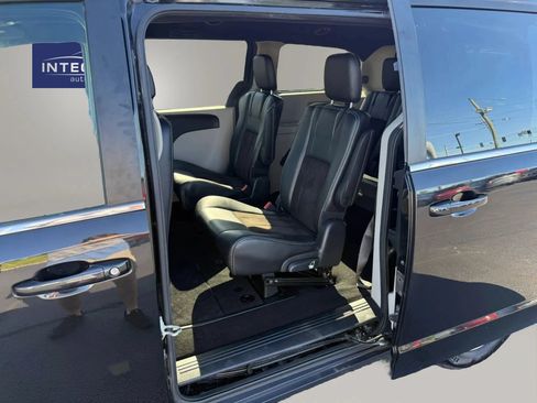 Used 2019 Dodge Grand Caravan SXT FWD image 29