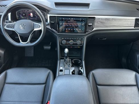 Used 2023 Volkswagen Atlas Cross Sport SE w/ Panoramic Sunroof Package FWD image 13