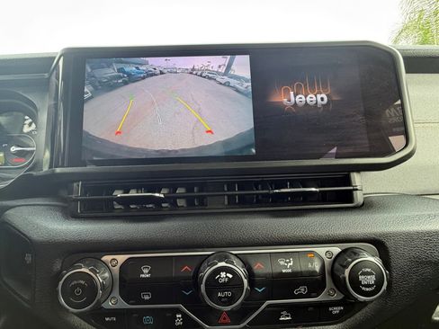 Used 2024 Jeep Wrangler Willys image 23