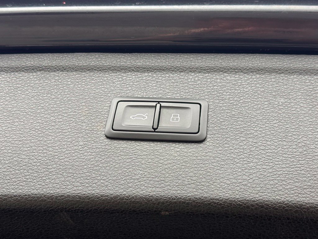 Used 2021 Audi SQ5 Prestige w/ Prestige Package AWD/4WD image 16