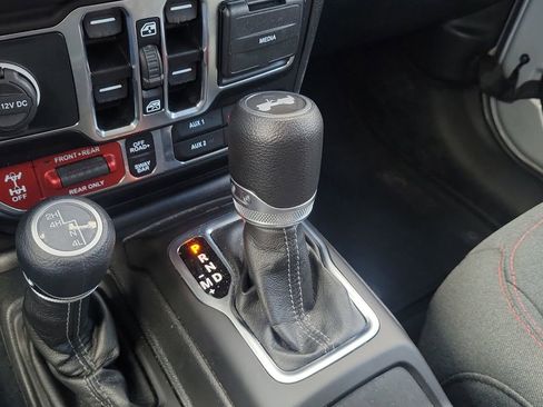 Certified 2024 Jeep Wrangler Unlimited Rubicon AWD/4WD image 31