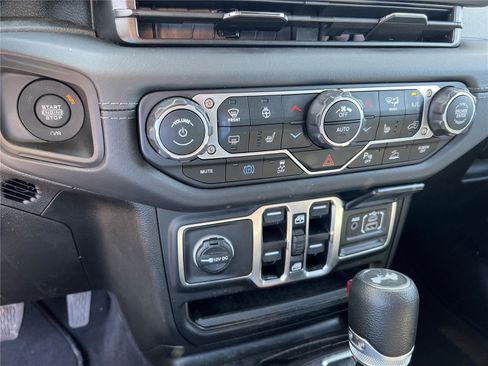 Used 2025 Jeep Wrangler Sahara w/ Safety Group image 9