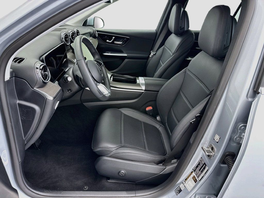 Used 2026 Mercedes-Benz GLC 300 image 17