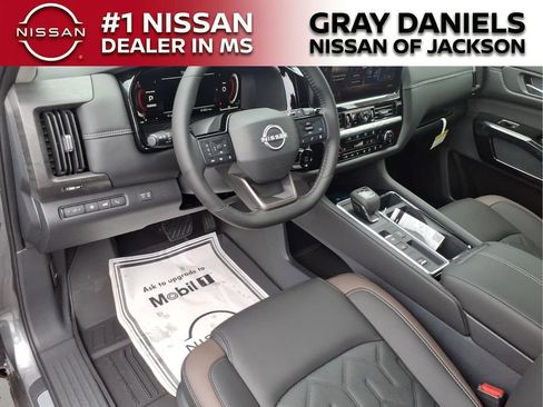 New 2026 Nissan Pathfinder Platinum w/ Accent Package FWD image 20
