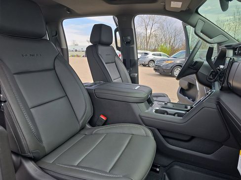 New 2026 GMC Sierra 2500 Denali AWD/4WD image 10