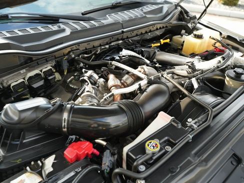 Used 2017 Ford F250 Lariat w/ Chrome Package image 49