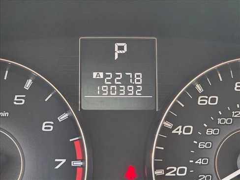 Used 2012 Subaru Outback 3.6R Limited AWD/4WD image 28