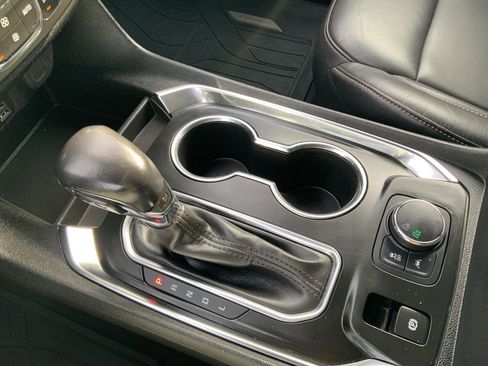 Used 2021 Chevrolet Traverse RS image 34