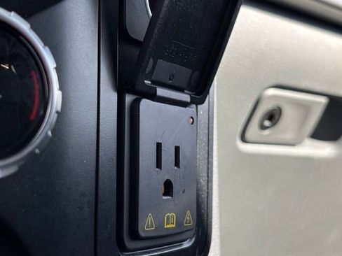 Used 2023 Ford F150 Lariat image 41