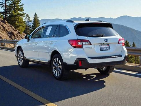 Used 2018 Subaru Outback 2.5i Touring image 5