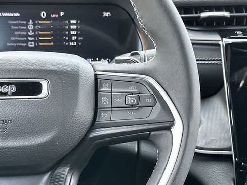 Used 2024 Jeep Grand Cherokee L Altitude AWD/4WD image 10