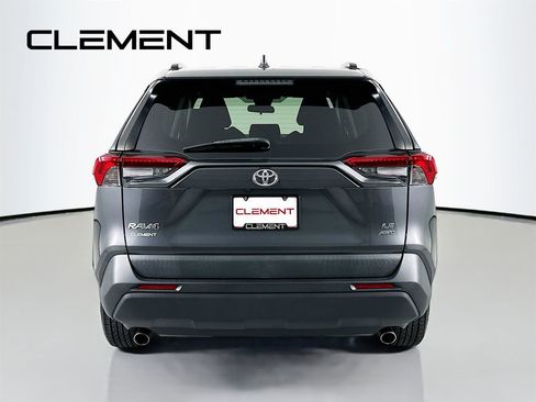 Used 2019 Toyota RAV4 LE AWD/4WD image 8