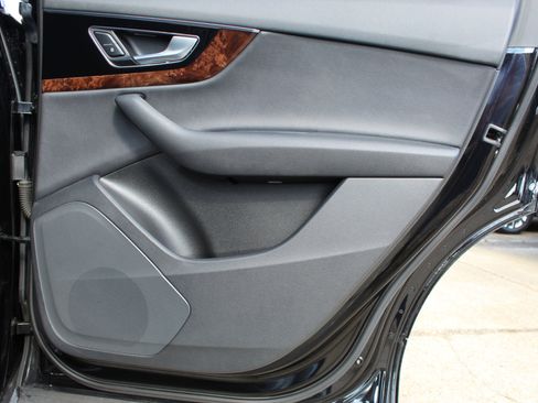 Used 2017 Audi Q7 3.0T Premium Plus image 20