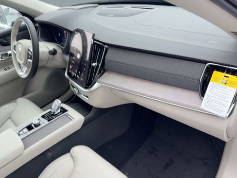 New 2026 Volvo XC90 T8 Ultra w/ Protection Package Premier AWD/4WD image 31