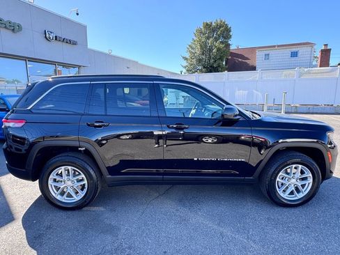 New 2026 Jeep Grand Cherokee Laredo AWD/4WD image 8