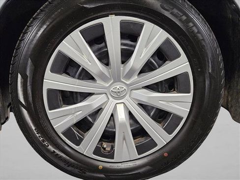 Used 2019 Toyota Camry LE image 22