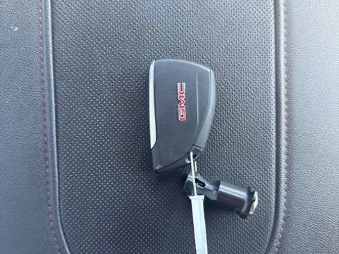 Used 2023 GMC Sierra 1500 AT4 w/ AT4 Premium Package AWD/4WD image 61