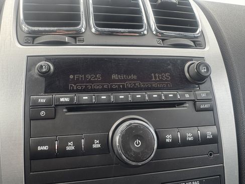 Used 2012 GMC Acadia SLT image 26