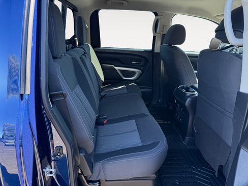 Used 2021 Nissan Titan SV w/ SV Convenience Package RWD image 18