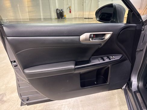 Used 2017 Lexus CT 200h w/ Navigation System Package image 32