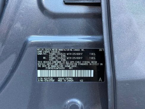 Used 2018 Toyota RAV4 XLE AWD/4WD image 50