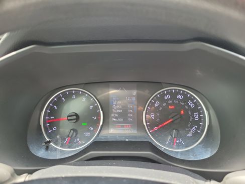 Used 2020 Toyota RAV4 XLE FWD image 25