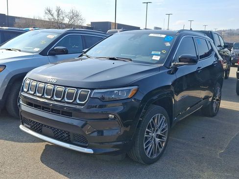 Used 2022 Jeep Compass Limited w/ Elite Group AWD/4WD image 3