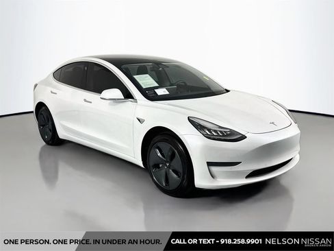 Used 2020 Tesla Model 3 Standard Range Plus RWD image 3