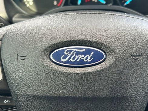 Used 2019 Ford Escape SE image 33