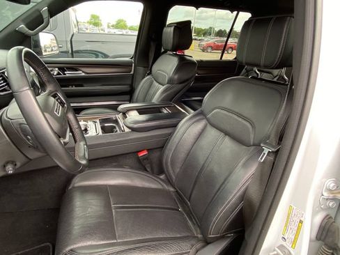 Used 2023 Jeep Grand Wagoneer 4WD image 10