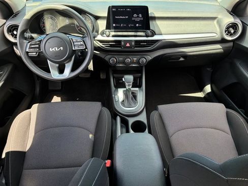 Used 2022 Kia Forte LXS w/ LXS Technology Package FWD image 11