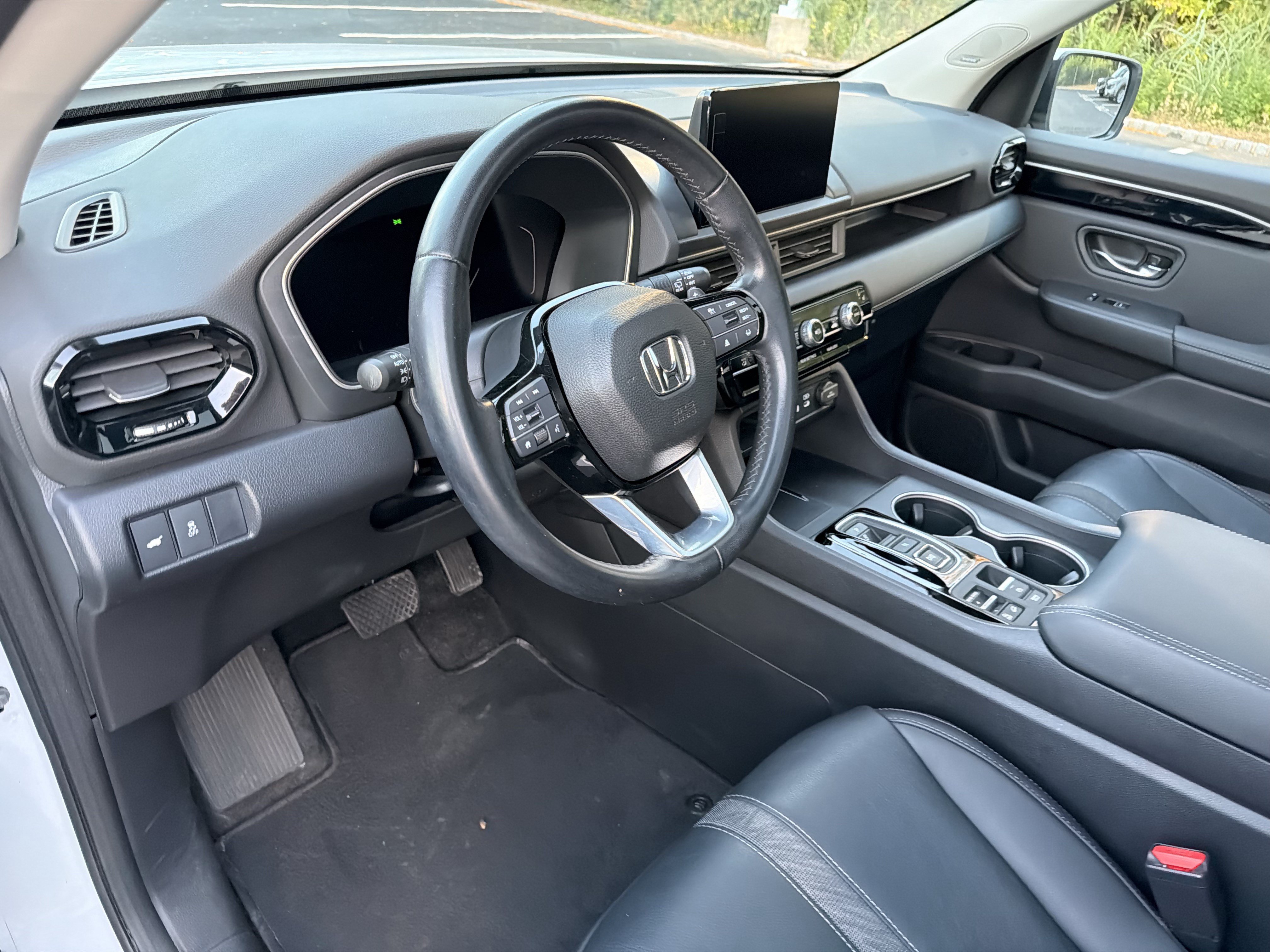 Used 2023 Honda Pilot Touring image 13