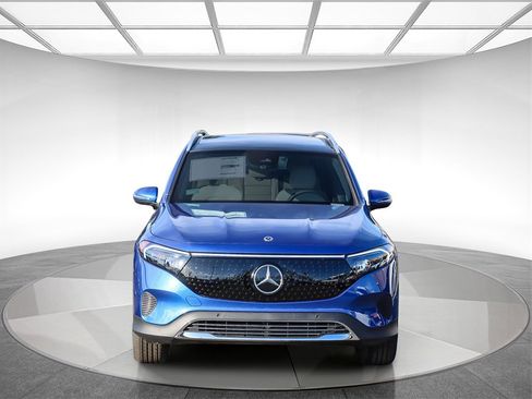 Used 2024 Mercedes-Benz EQB 300 4MATIC image 6