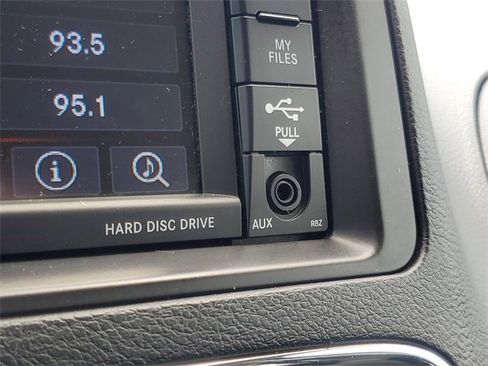 Used 2019 Dodge Grand Caravan SE image 22