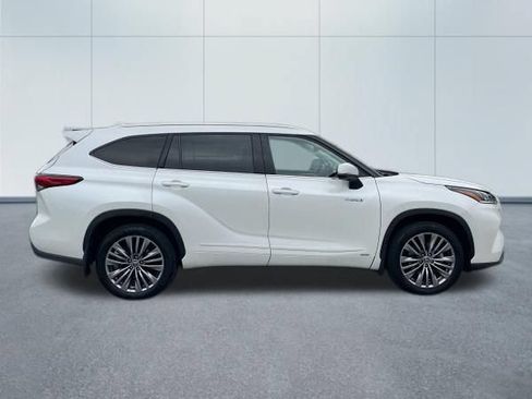 Used 2021 Toyota Highlander Platinum AWD/4WD image 9