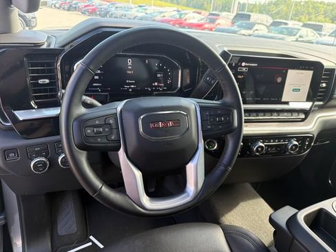 Used 2026 GMC Sierra 1500 SLT AWD/4WD image 12